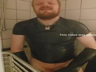 Rubbercub masturbacja w prysznic